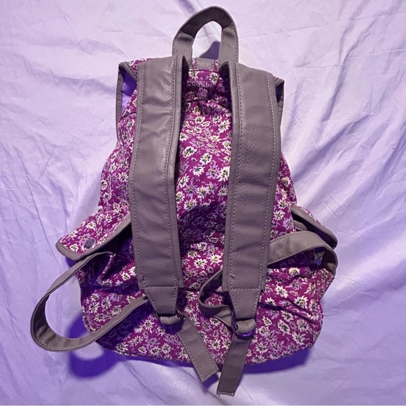Candies Purple Floral Backpack Multi PocketsAdjustable Strap Carry On Travel Bag - Picture 2 of 6